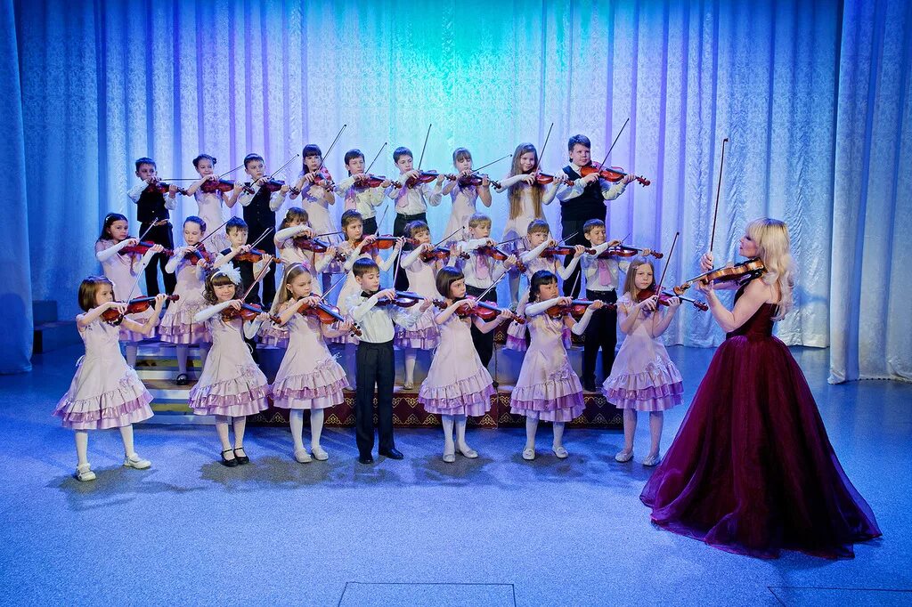 Ансамбль скрипка. Вдохновение ансамбль скрипачей ангарск. детский ансамбль скрипачей. костюмы для ансамбля скрипачей. костюм для детского ансамбля скрипачей.