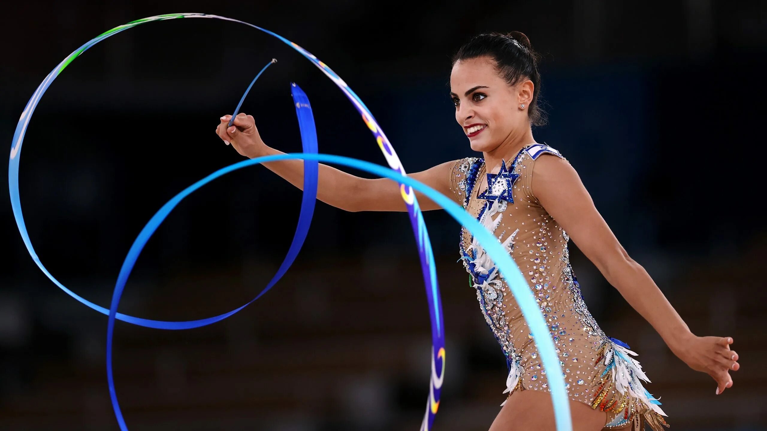 Художественная гимнастика яхрома. Линой ашрам Олимпийская чемпионка. Линой ашрам художественная гимнастика.