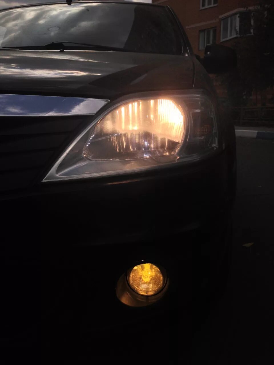 Лампы в фары рено логан 2. Лед лампы на рено логан 1. led фары на рено логан 1. светодиодные фары на рено логан 1. диодные лампы в фары рено логан.