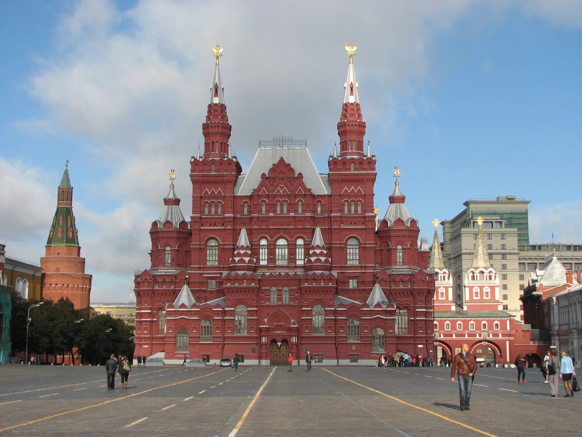 Исторические здания москвы спорта. Исторический музей Семенов Шервуд. Московский исторический музей. Исторический музей на красной площади. А А Семенов исторический музей в Москве.