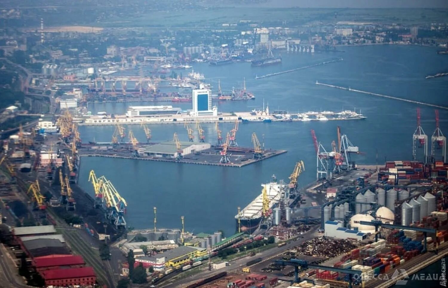 Ли порт. Одесса морской торговый порт. порт одесса (украина). грузовой порт одесса. одесса порт море.