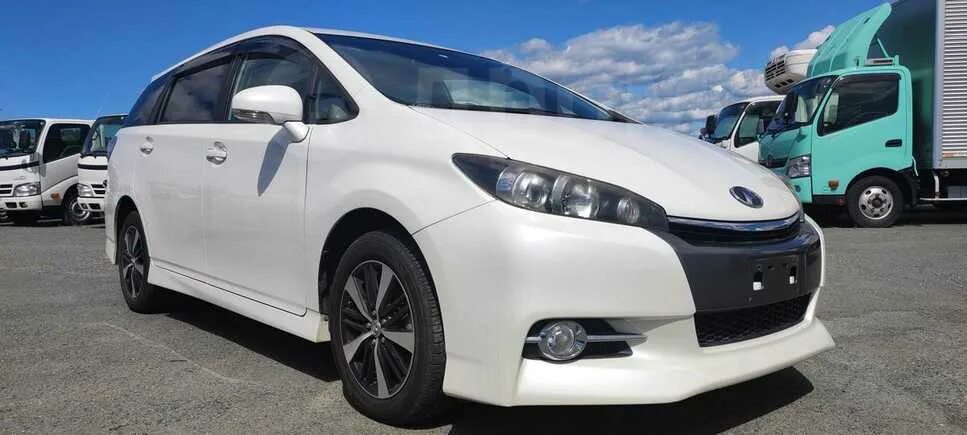 Toyota Wish 2013. Тойота Виш 2013г. Тойота Виш белый 2013. Тойота Виш Владивосток 2019.