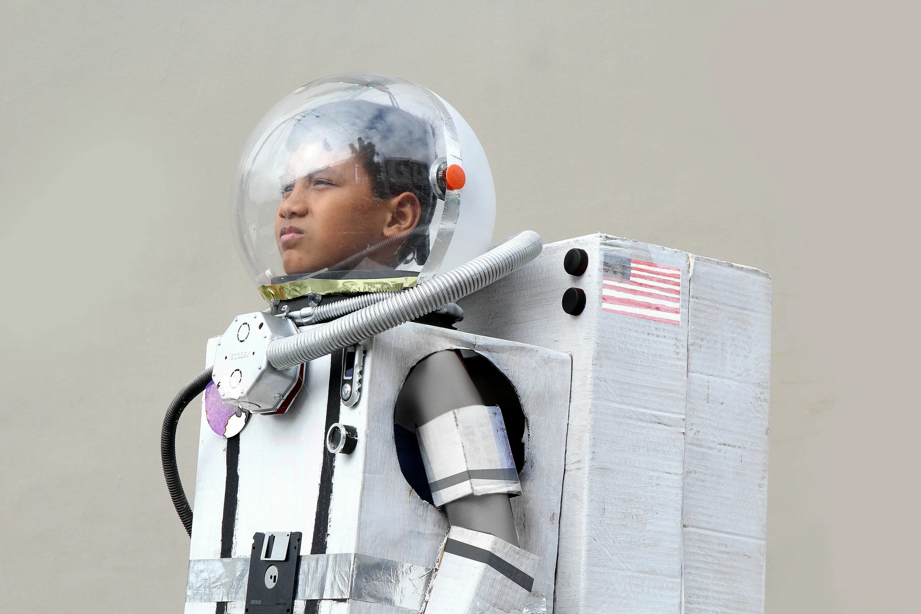 Скафандр. Шлем Космонавта. Космический шлем для ребенка. Космический костюм. Как сделать скафандр
