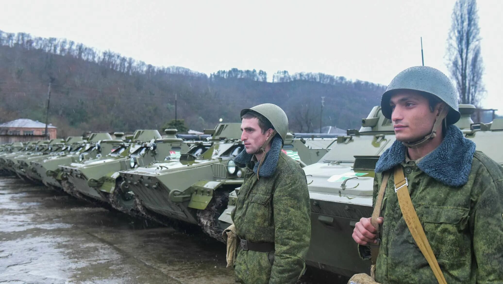 Вч вс рф в абхазии. Военные войска россии. 7 я военная база абхазия. Абхазия срочник. 7 военная база в абхазии.