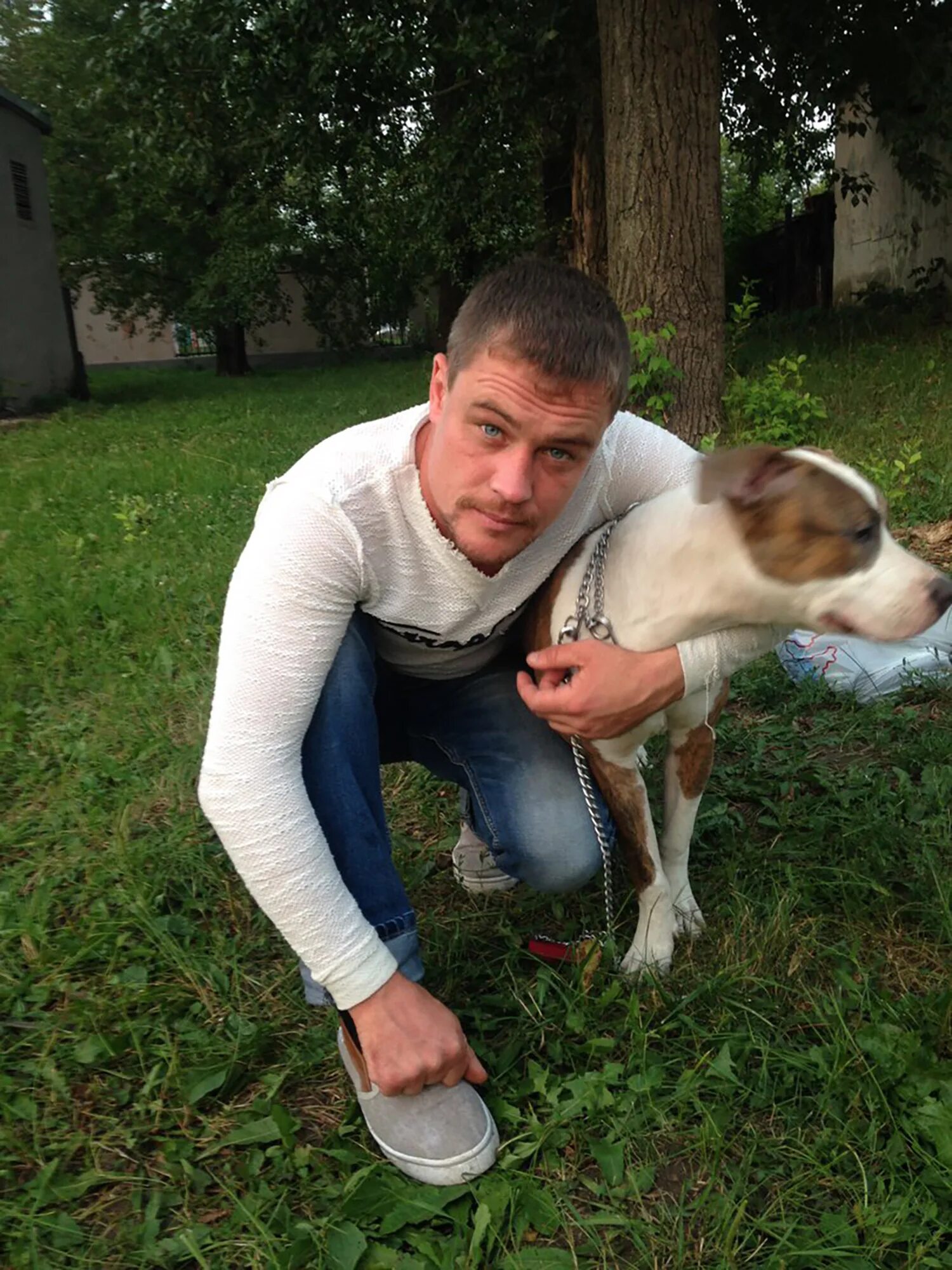 Парень спас детей