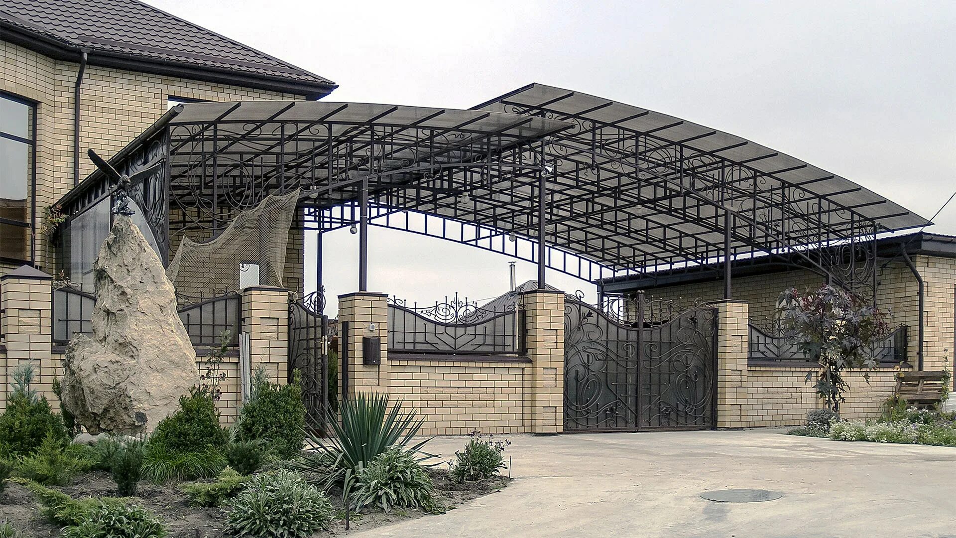 Carport aus metall. Готовые навесы. Красивые арочные навесы. Двухъярусный навес. Организация навеса.
