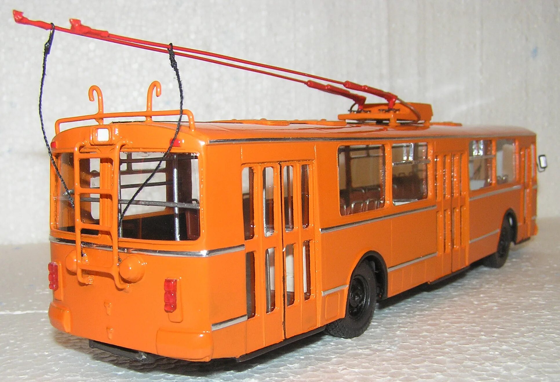 ЗИУ 682 1 43. ЗИУ 682 модель 1 43. ЗИУ 5 троллейбус модель 1/43. Троллейбус ЗИУ 682 модель 1 43.