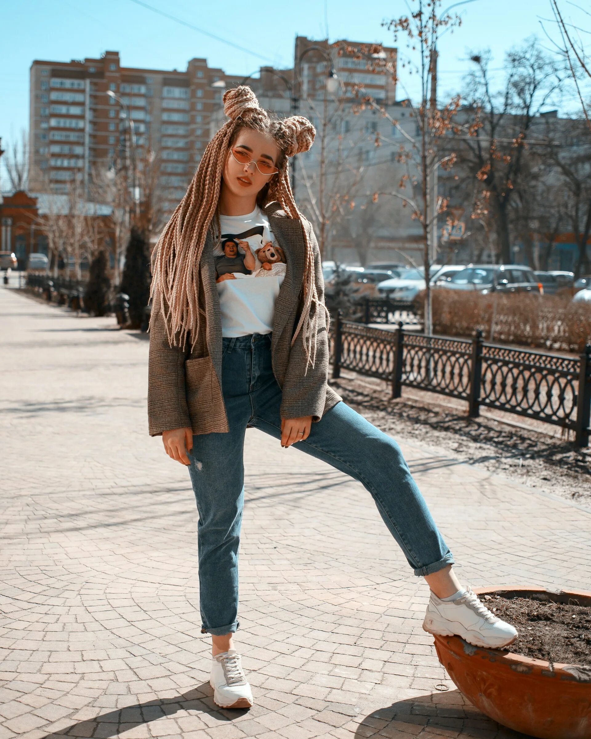 Дрим тим... Месяц Знаменитости, Марио