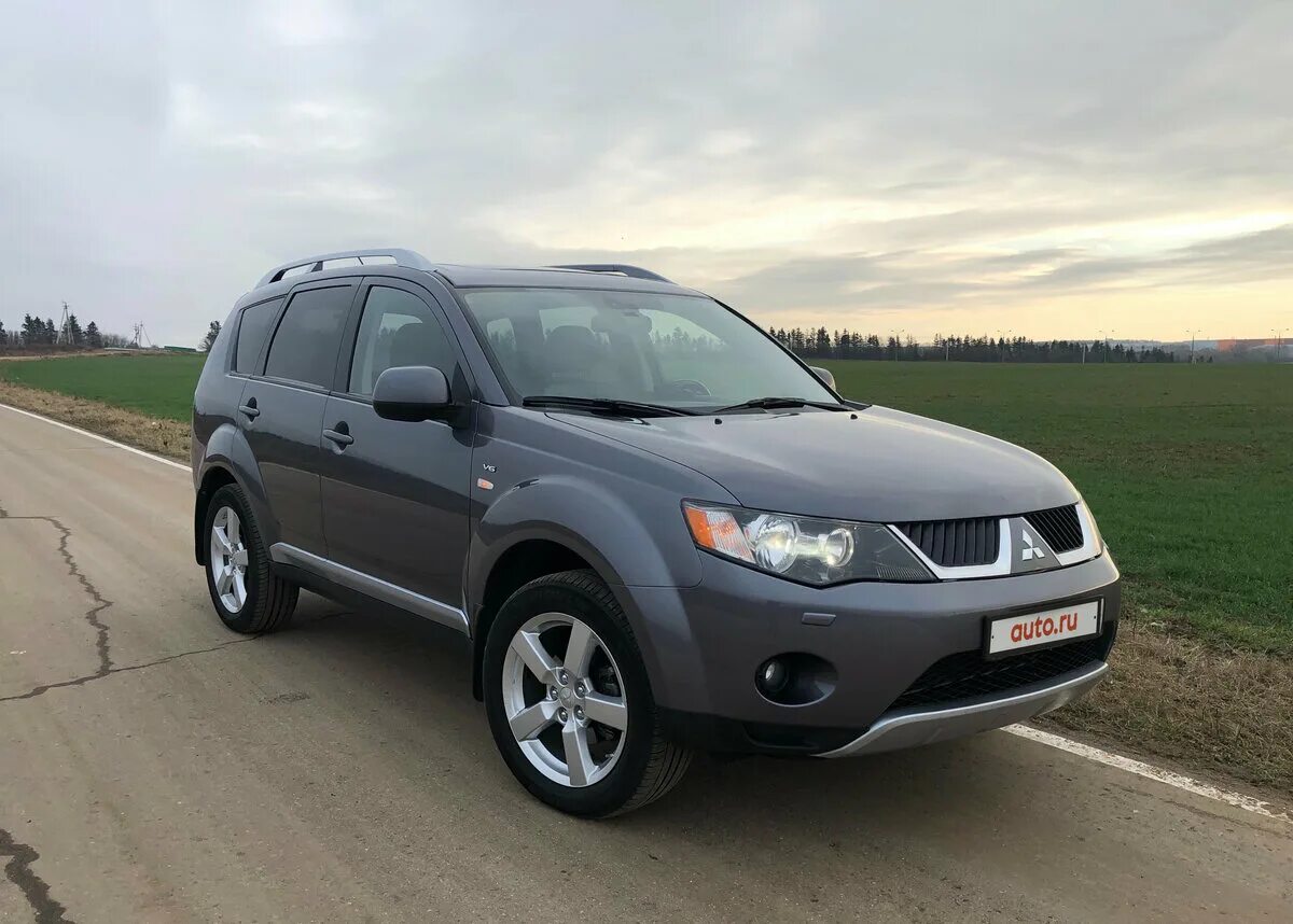 Мицубиси аутлендер хл 2008 года. Митсубиси Аутлендер XL 2008. Mitsubishi Outlander 2008. Mitsubishi Outlander 2 2008. Митсубиси Аутлендер 2008 серый.