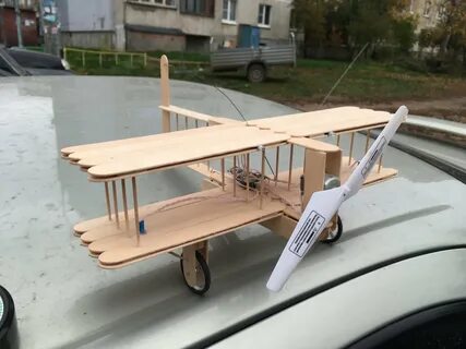 Действующая модель самолета