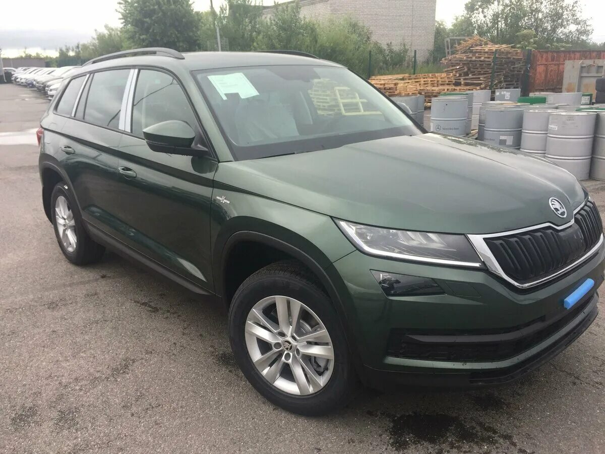 Skoda Kodiaq 2021. Skoda Kodiak зеленый. Skoda Kodiaq Emerald Green. Skoda Kodiaq зеленый. Куплю шкода кодиак б у