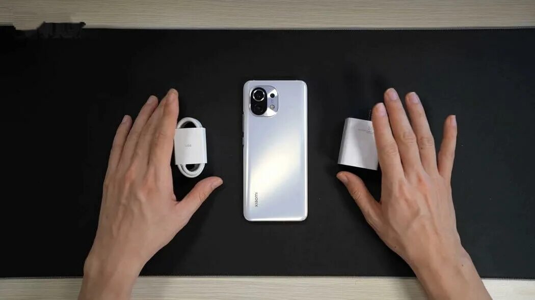 Xiaomi 13 pro white. Xiaomi mi 11. Xiaomi 11t белый. Xiaomi mi 11 White. Xiaomi mi 11 flagship smartphone Unboxing.