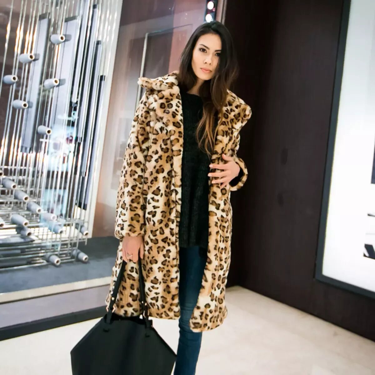 Леопардовая шуба фото. Шуба koton леопардовая. шуба fendi 2025 леопард. патриция пепе леопардовая шуба. шубы леопардовые фенди.