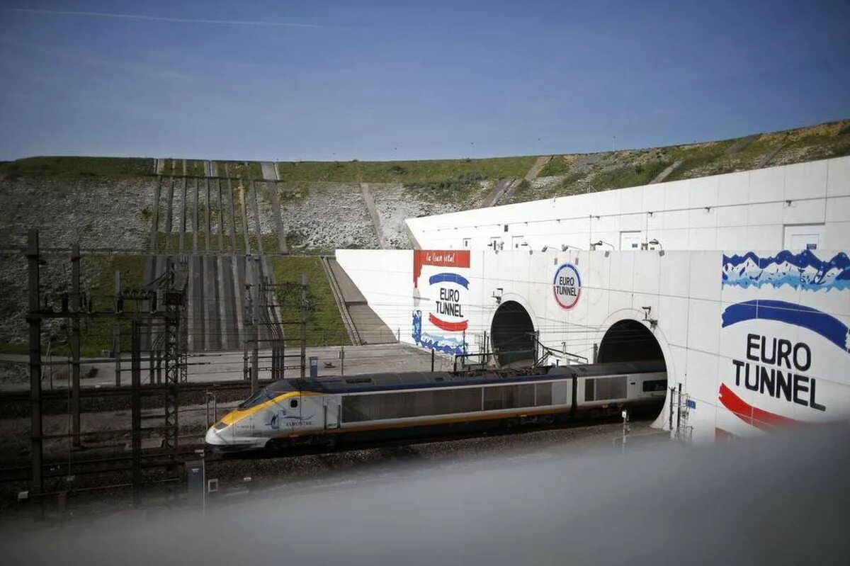 Channel tunnel. Евротоннель франция-великобритания. Железнодорожный тоннель под ла-маншем. Дувр кале тоннель. Ламанш туннель.