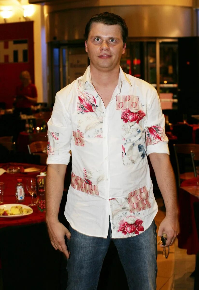 демис карибидис и харламов. гарик харламов 2022. гарик харламов 2022. камеди клаб гарик харламов. гарик харламов юморист.