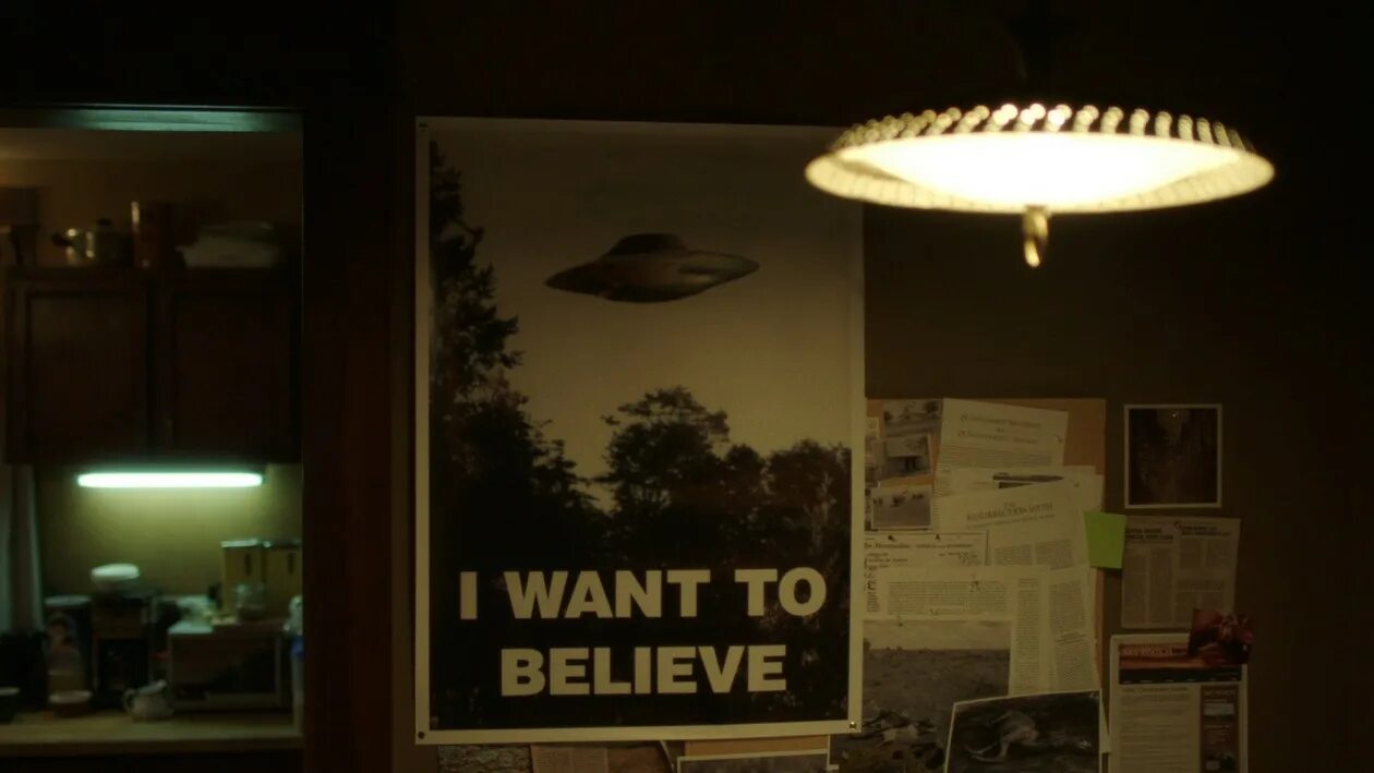 I want take. Фокс малдер i want to believe. плакат фокса малдера i want to believe. плакат секретные материалы i want to believe. секретные материалы i want to believe у малдера.