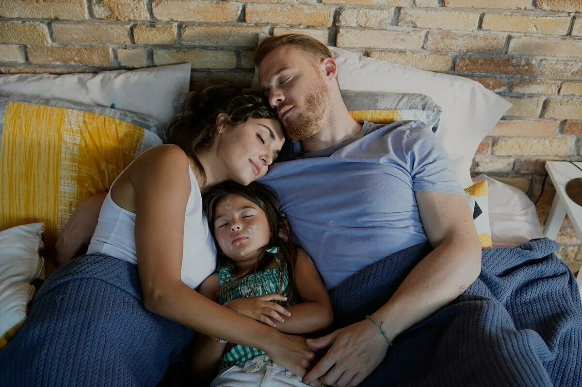 Фотосессия с парнем. Мужчина и женщина живут вместе. Если двум людям суждено быть вместе. Цитаты для единственного человека любимого. Сколько они вместе живут.