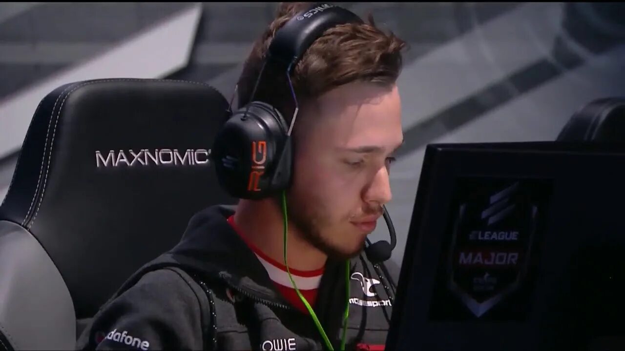 Mouz navi junior. Monte csgo. Lis skins дота 2. Mouz nxt cs go. Mouz navi junior.