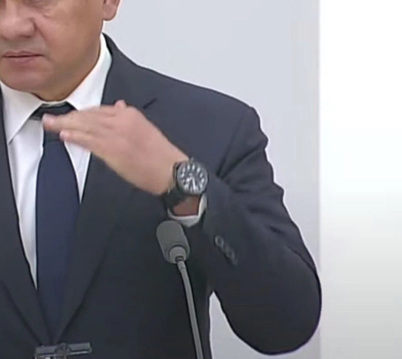 2022. 2018. "время  покажет". 08. Первый канал прямой эфир сейчас.