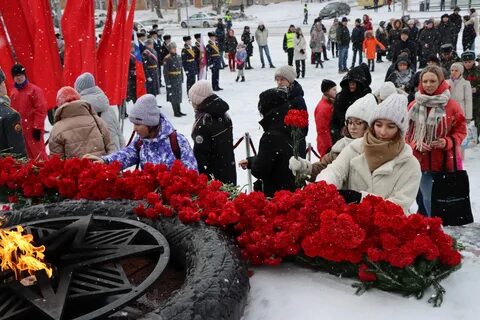 Церемония возложения цветов