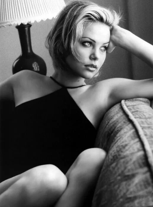 Digitalminx.com - Actresses - Charlize Theron - Page 1