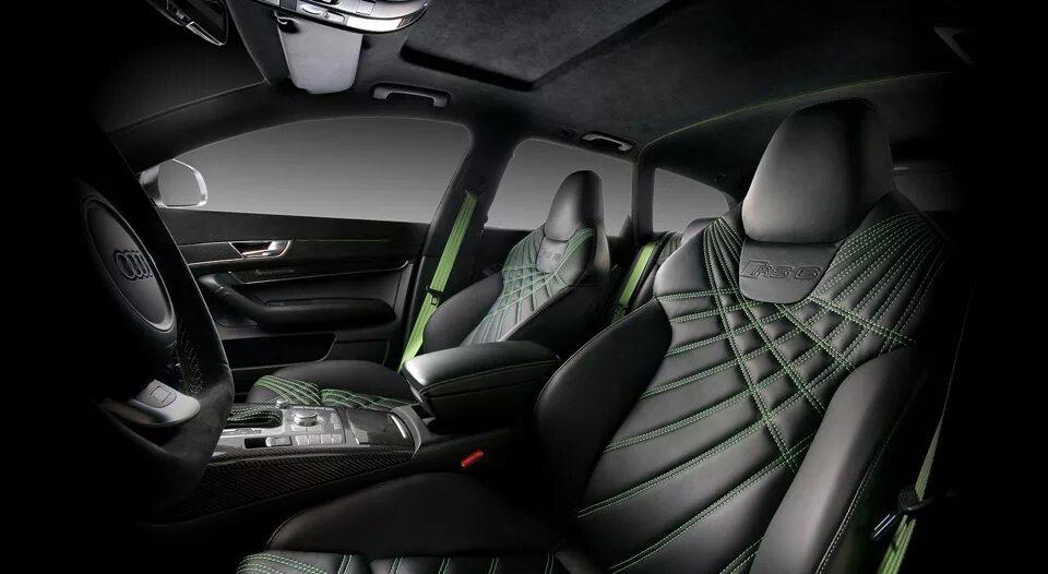 Черный салон автомобиля. Aston martin db9 interior. Кожаный салон автомобиля. Черный салон авто. Aston martin db9 2004 салон.