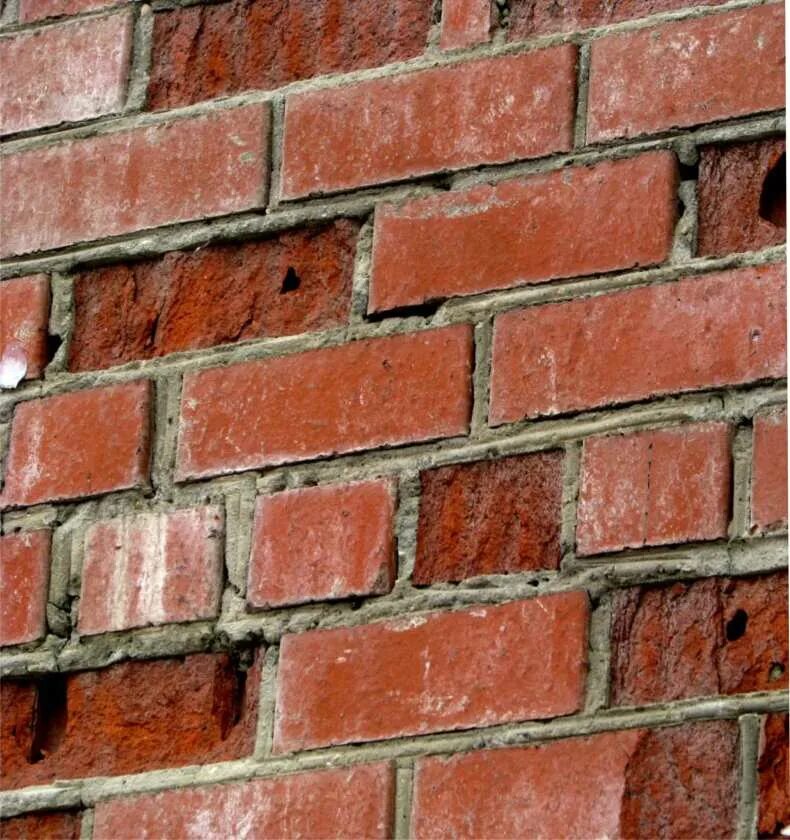 Восстановление стены из кирпича. Реконструкция кирпичной кладки. Техническое обследование фасадов. Ремонт кирпич. Для расшивки швов кирпича.