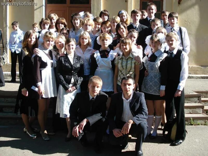 Школа номер 2 печоры. Выпуск 2007 школа. Знаменская средняя школа выпуск 2004 года. Выпуск 2007 года школы. Выпуск 2007 года школы.