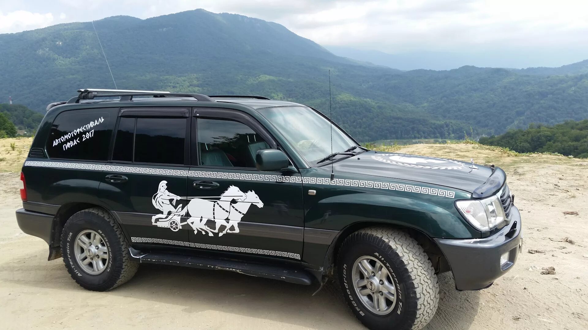 Land cruiser перевод. Тойота ленд крузер 100 для путешествий. toyota 100 land cruiser путешествие. land cruiser 170. ленд крузер 100 2025.