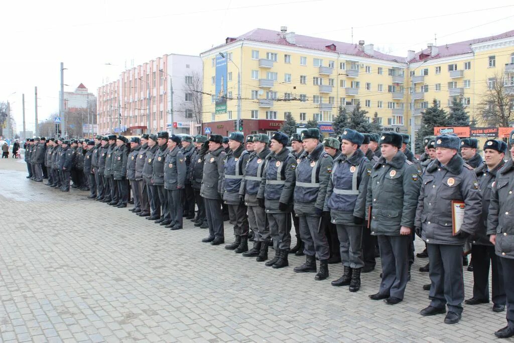 Полиция Брянск. Наряд полиции. Школа милиции Брянск. Площадь Партизан Брянск полиция.