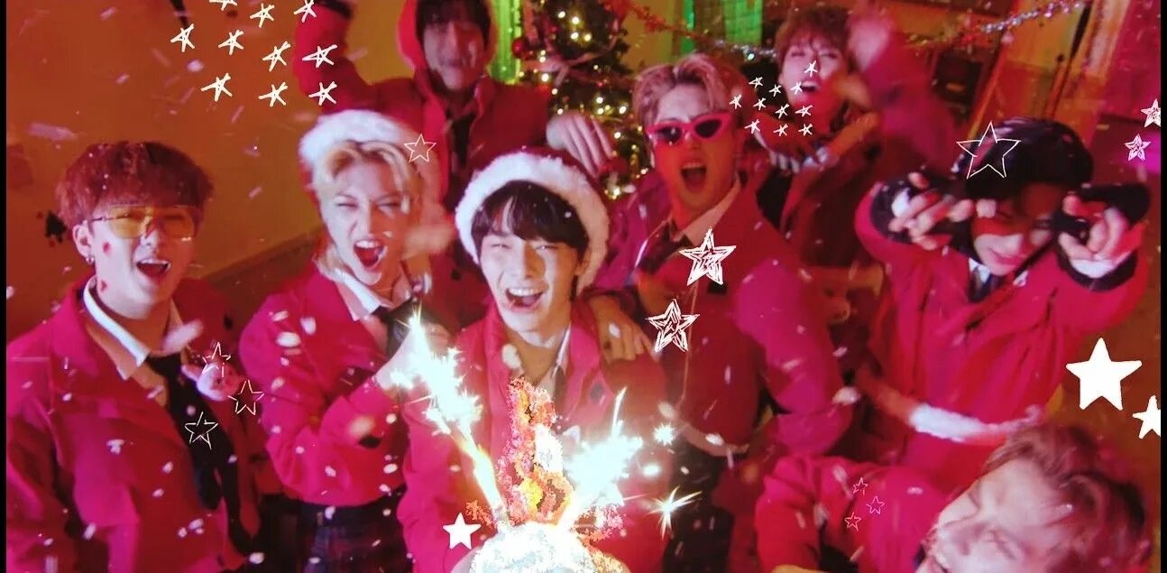 Песня эвел. Чонин christmas eve. Песня эвел. Песня эвел. Christmas evil stray kids альбом.