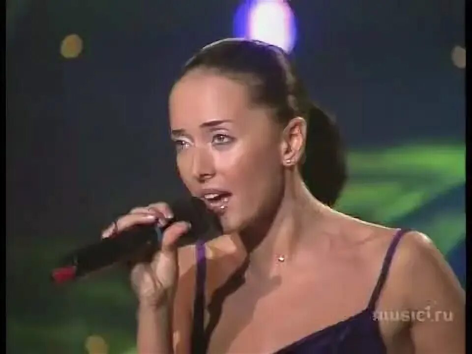 Песня года 1988 ведущие. Песня 98. Блестящие где же ты где. Натали 1998. Слушать песня года 1998.