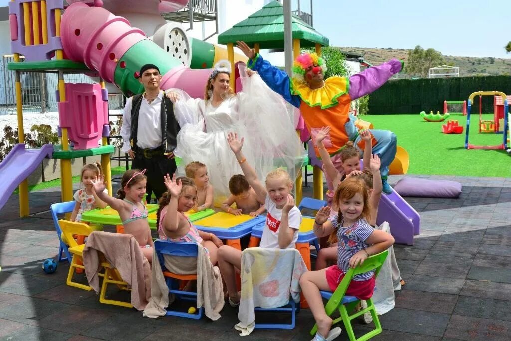 Отель сигал бельдиби турция. Аниматор в отеле. Сан фэмили клаб. Латания парк резорт. Prime) 4*, турция, сиде.