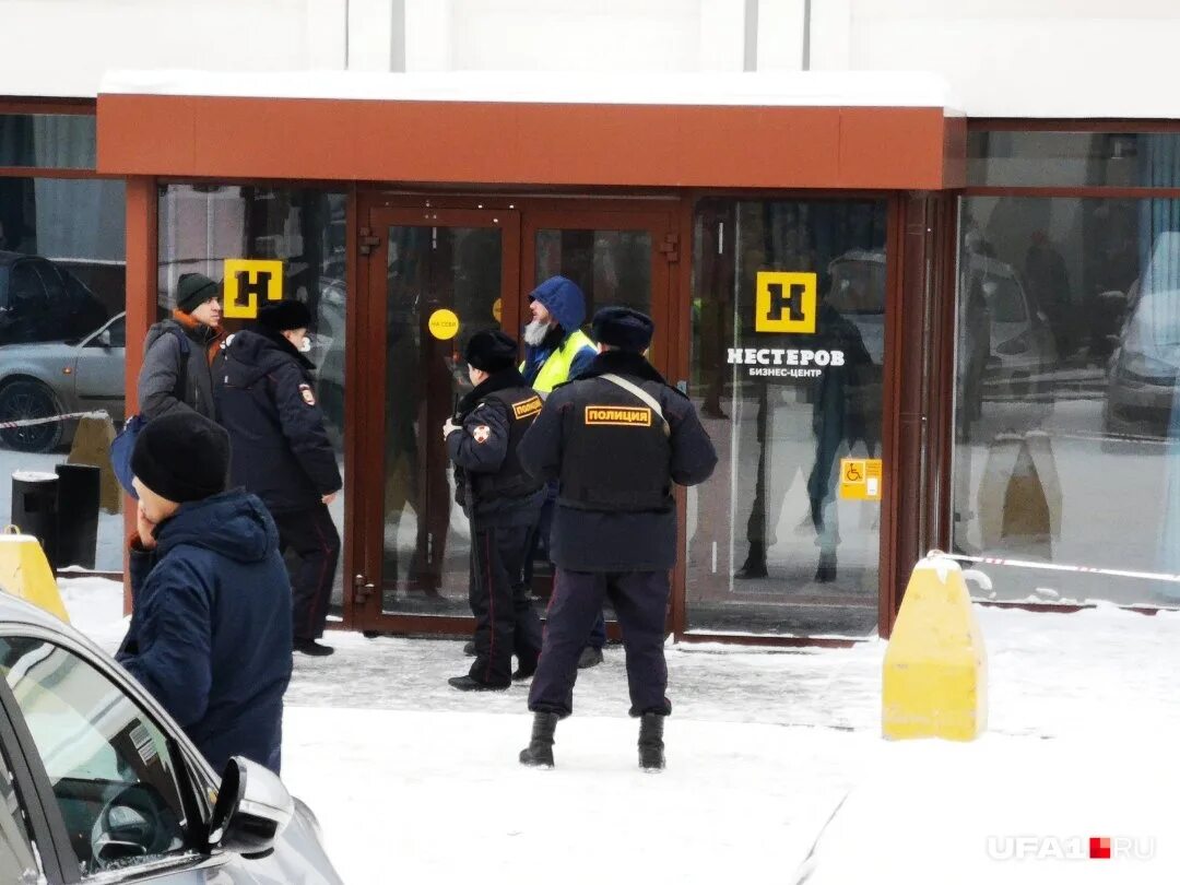 Белая площадь бц проект. Эвакуация из бизнес центра панорама екатеринбург. Эвакуационный центр в омске. Эвакуация из бизнес центра. Эвакуация из бизнес центра.