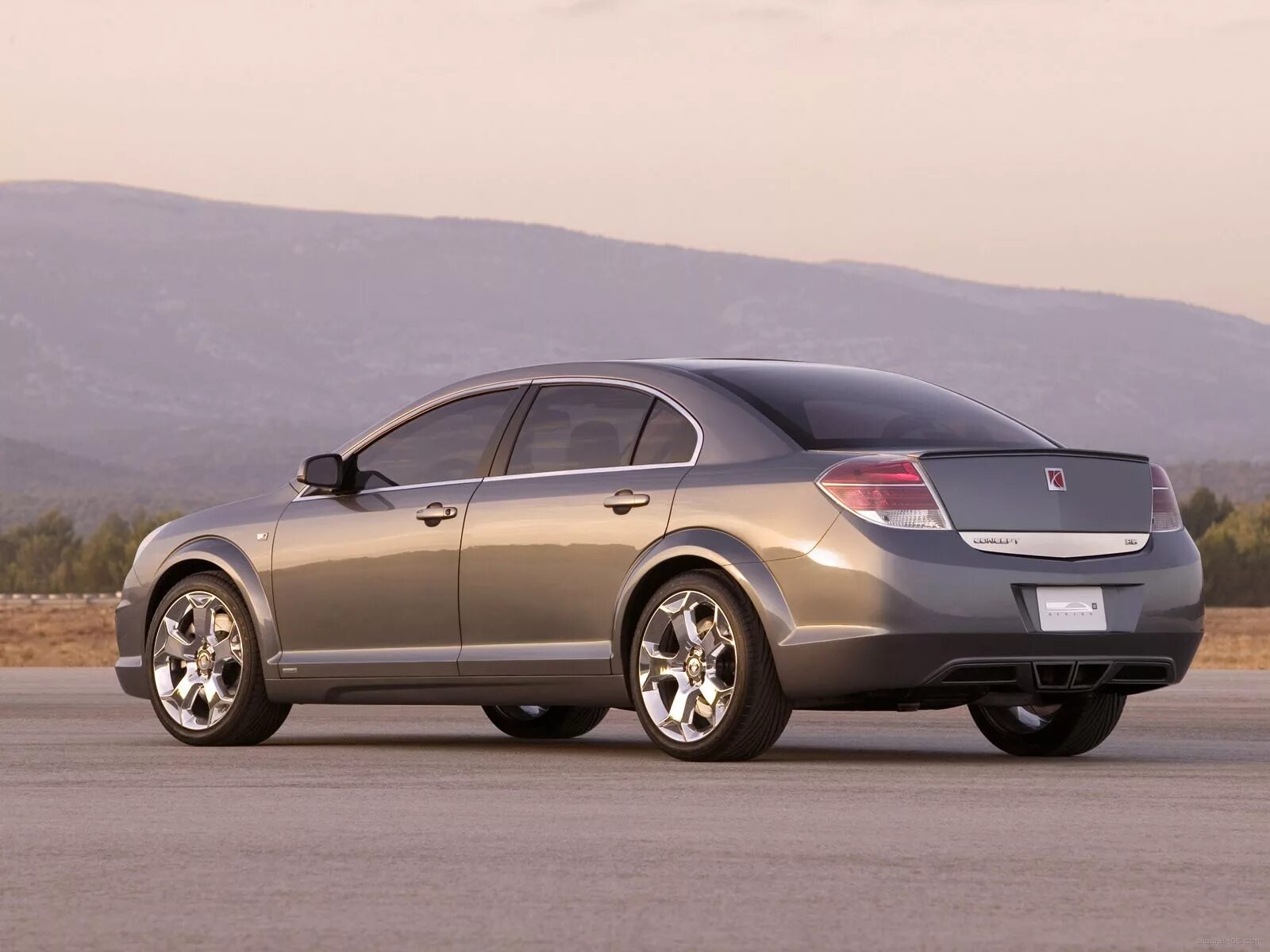 Roewe R-Aura прольёт свет на электрификацию бренда - ДРАЙВ