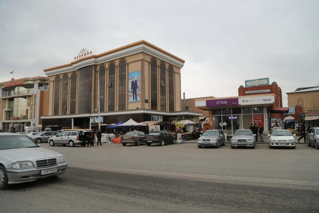 Парк исфара. Таджикистан исфара 2020. Г исфара. Одилон исфара. Г исфара.