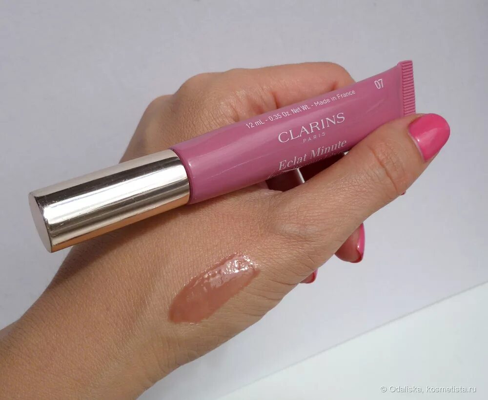 Блеск кларанс тоффи пинк 07. Clarins блеск для губ natural lip perfector 07 toffee pink shimmer. Clarins 7. Блеск кларанс 07. Clarins eclat minute 07.