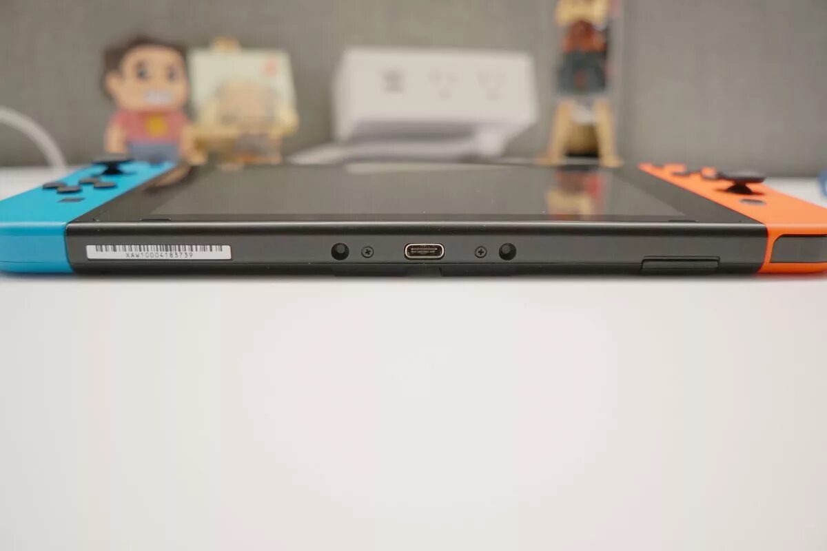 USB C Nintendo Switch. Флешка Nintendo Switch. Nintendo Switch USB C Port. Свитч снизу.