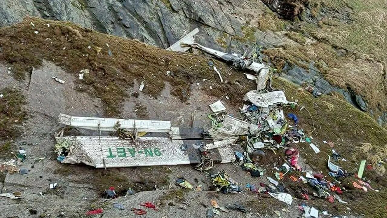 Крушение самолета в Непале. Авиакатастрофа в Непале 2022. Катастрофа ATR 72 В Покхаре. В Непале разбился самолет 2023.