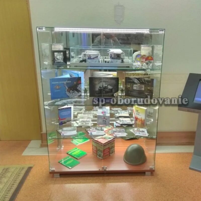 Идеальными условиями для сохранности экспонатов является. Экспозиционные витрины для музеев. выставочные витрины для музея. витрины для экспонатов музея. витрина стеклянная для музея.