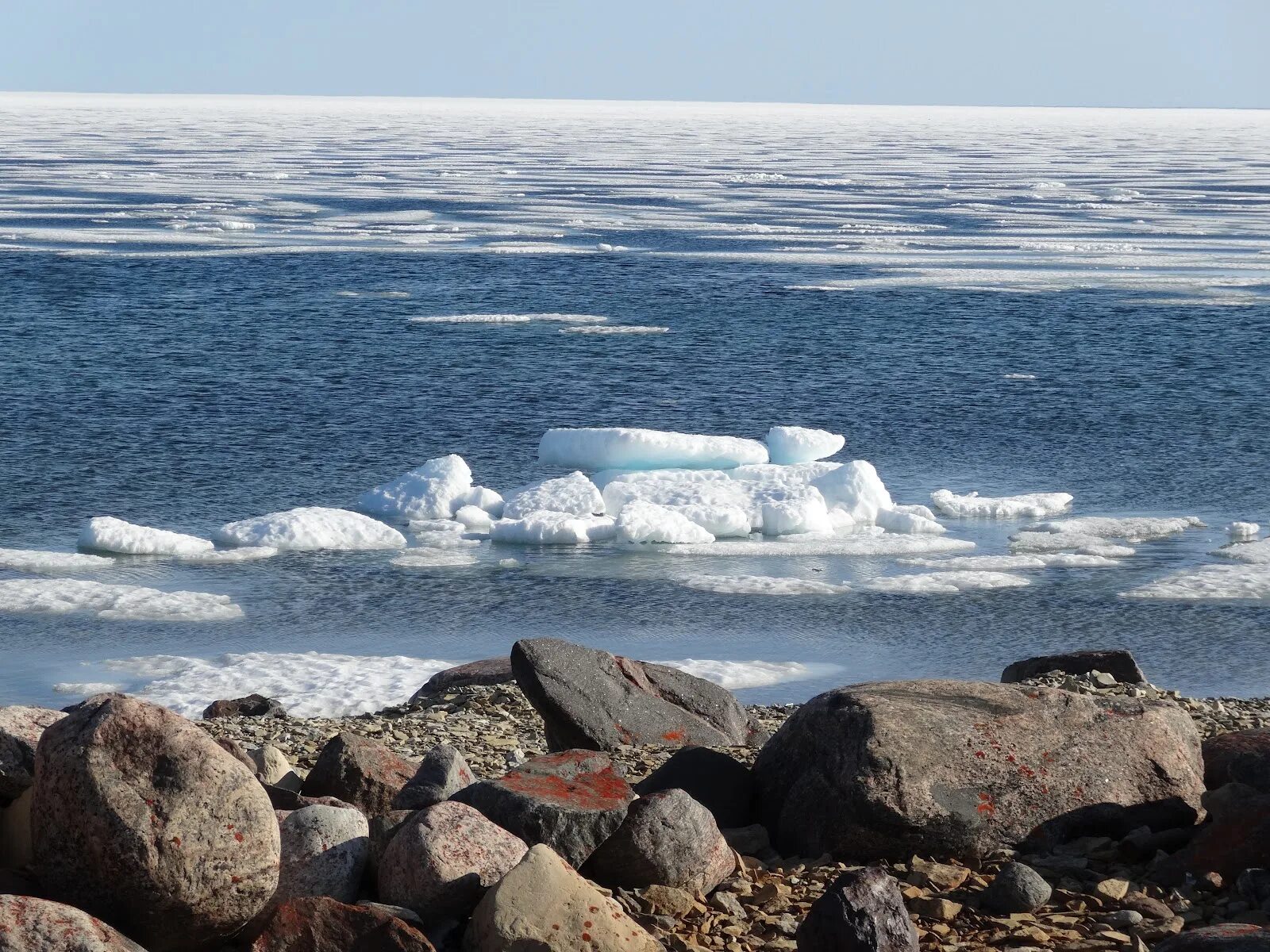 Бассейн океана моря лаптевых. Море Лаптевых. Арктика море Лаптевых. Северно Ледовитый океан море Лаптевых. Якутия море Лаптевых.