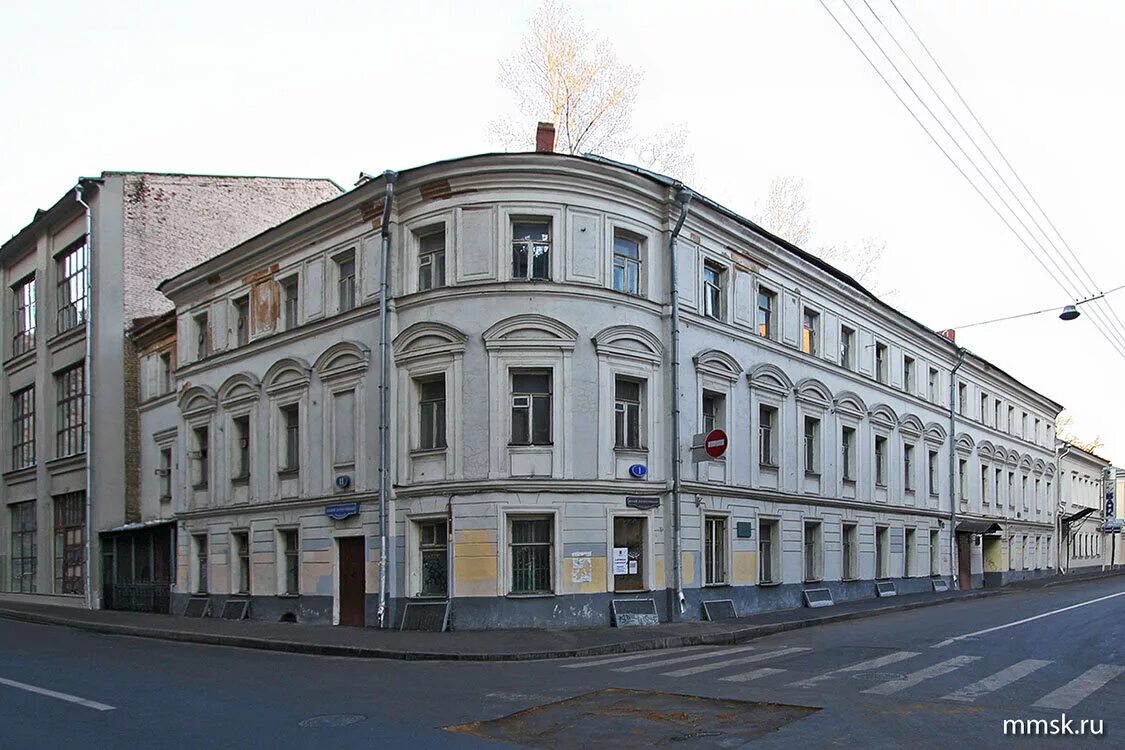 Американский дом во владимире летнеперевозинская. Школа наш второй дом. Школа г калязин. Фасад школы рисунок. Школа второй дом.