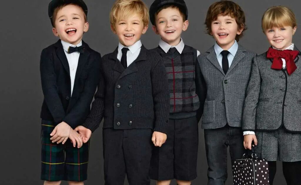 Группа бойз бэнд 5. Группа мальчиков. Мальчик торжественная одежда. Группа мужчин. Пятеро мальчиков.