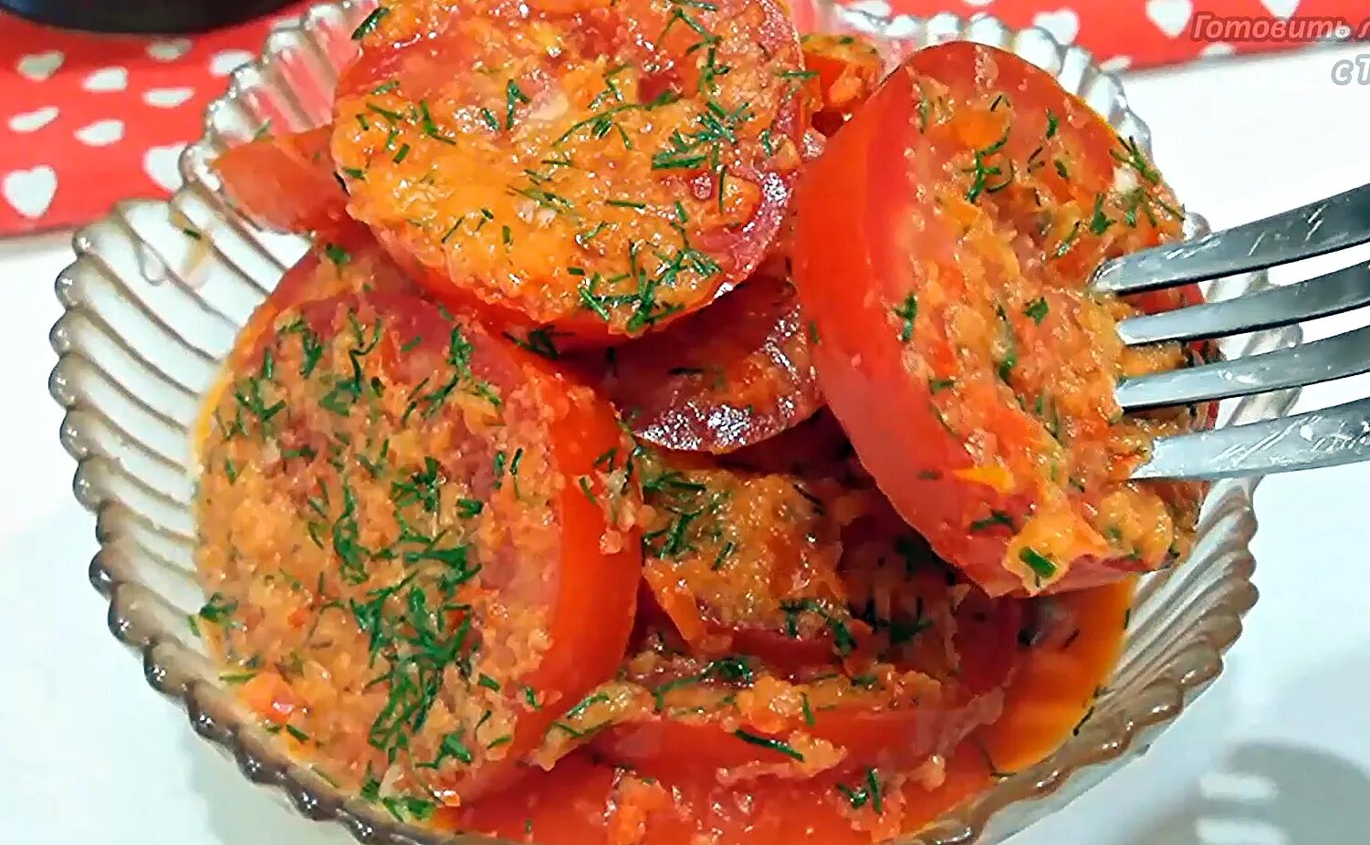 Помидоры закусочные быстрого. Закусочные помидоры. закусочные помидоры с чесноком. помидоры с чесноком к шашлыку.