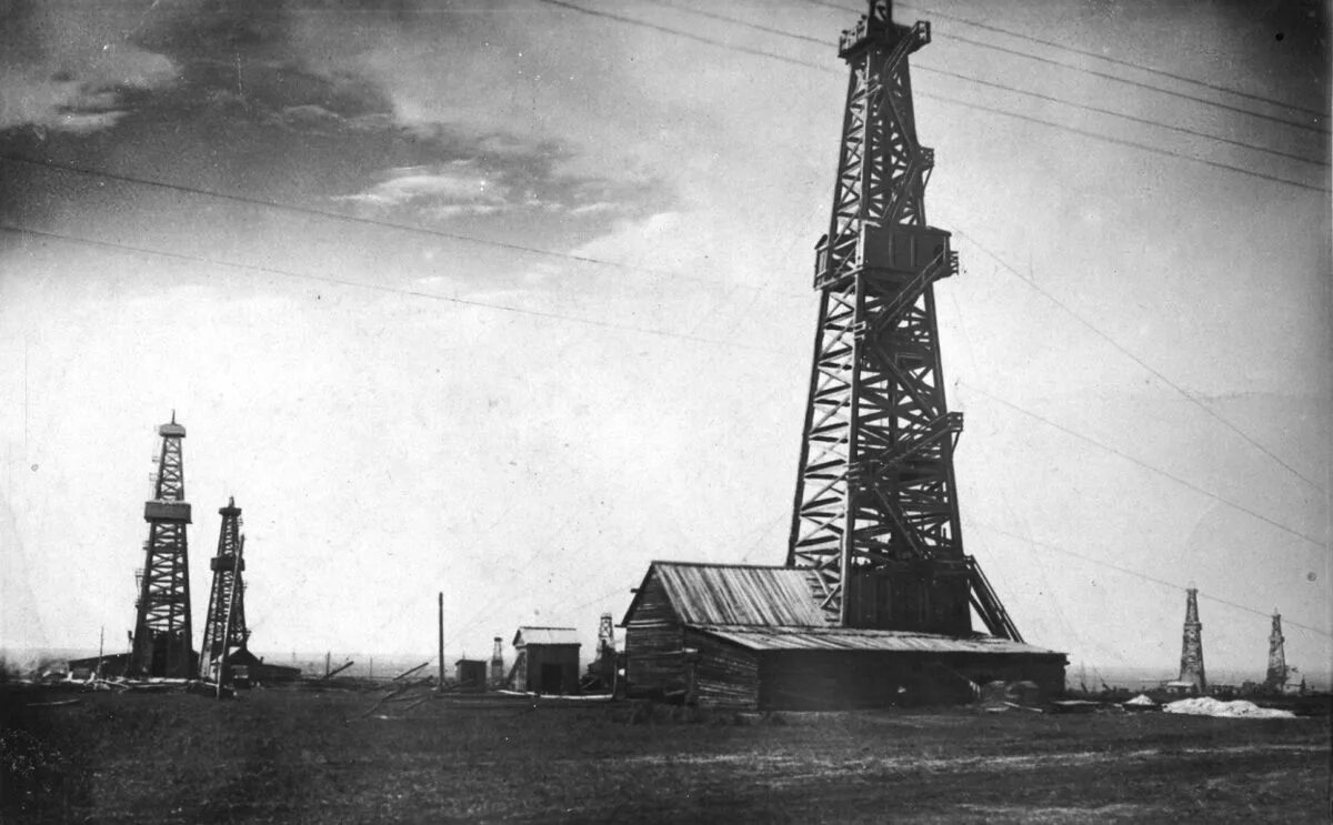 Нефтяная вышка Малгобек. 1932 Ишимбайское нефтяное месторождение. Добыча нефти в Ишимбае. Нефтяная вышка Куйбышев 1942.