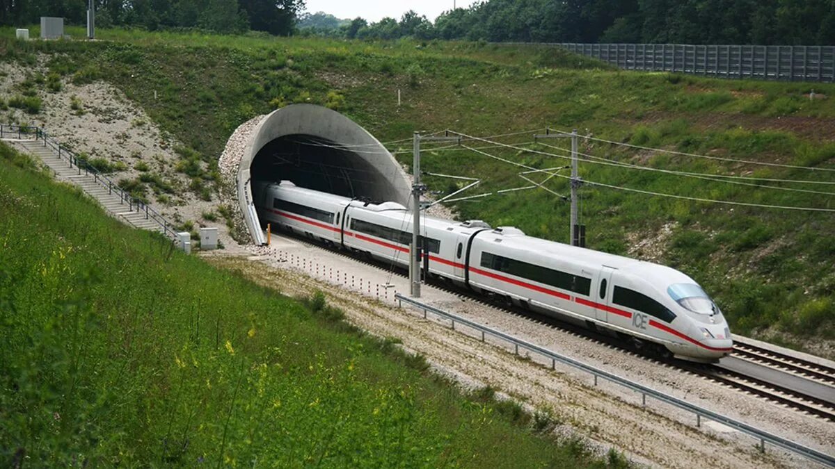 Какие виды поездов бывают. Самая южная железная дорога. Поезд на краю света аргентина. Маглев трансрапид. Маглев шанхай.