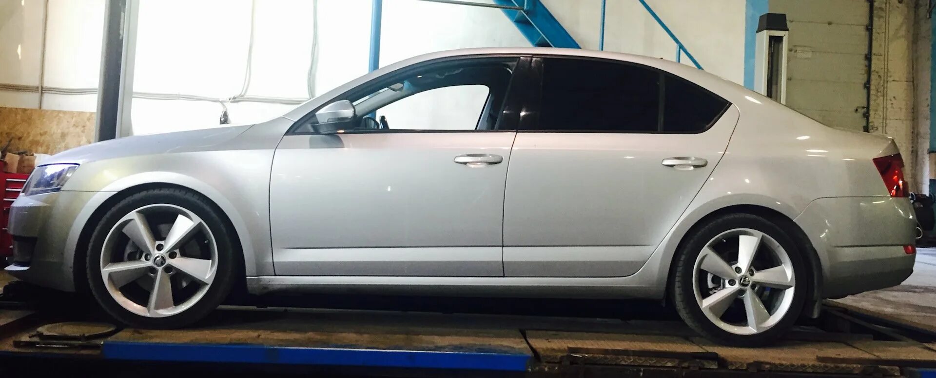 Skoda octavia занижение. Octavia a7 технорессор -30. Технорессор skoda octavia a7. Skoda octavia занижение. Octavia a7 занижение -30.