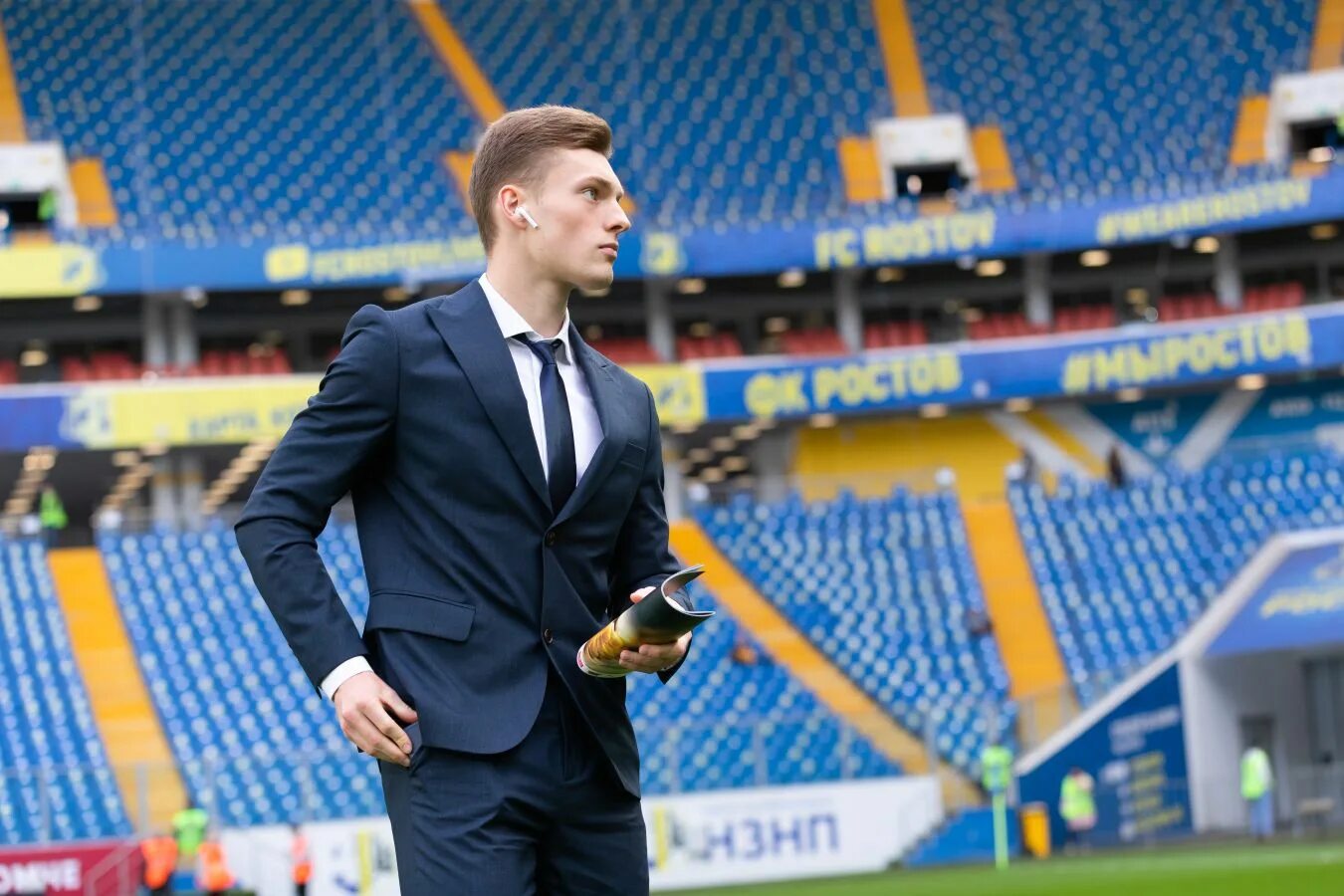 Форвард магазин спортивной. Forward спортивный магазин. Форвард ростов. Комличенко фк ростов. Чемпионат россии – ростов.