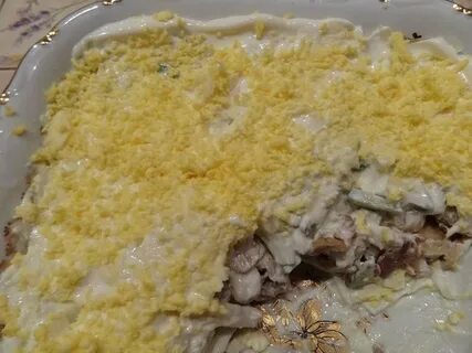 Курица шампиньоны сыр яйцо