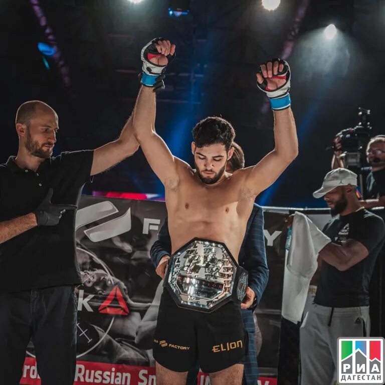 Ufc дагестан. Магомед анкалаев энтони смит. Боец юфс дагестанец. Ufc дагестан. Бой саида нурмагомедова.